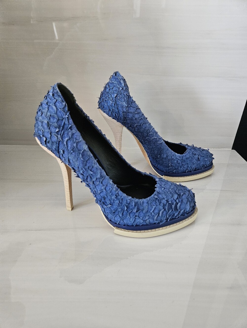 Alexander Wang Blue Suede Fish Scale Heels Size EU 37 - Picture 3 of 9